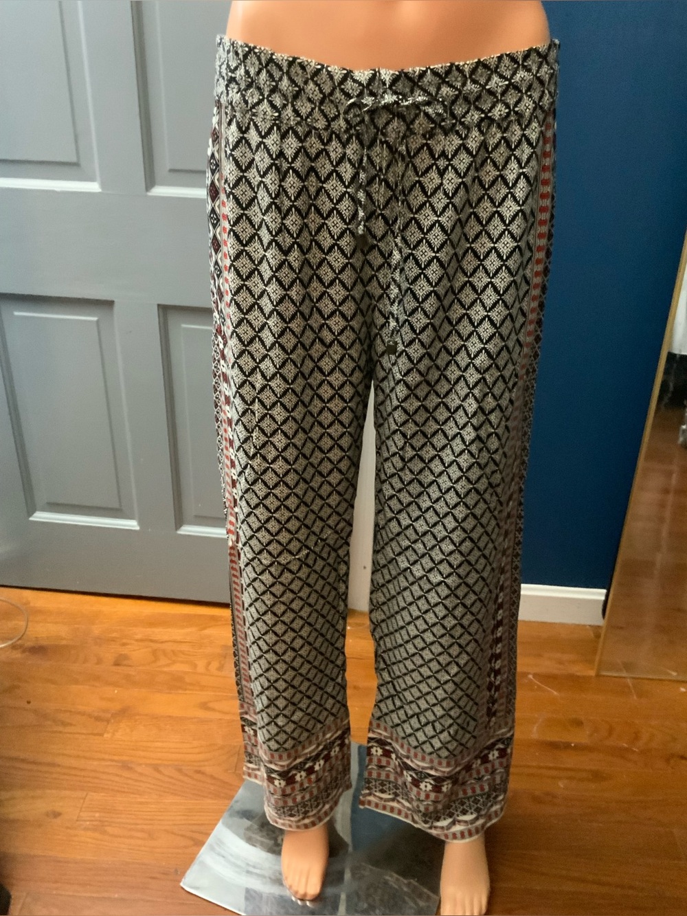 Printed Black & White Geometric Wide-Leg Pants